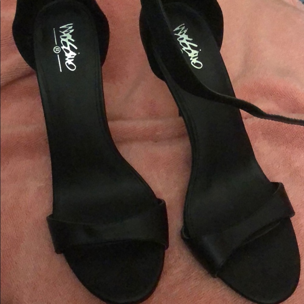 Black Heels 💐 Brand: Mossimo